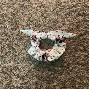 Minnie Mouse scrunchie with bow